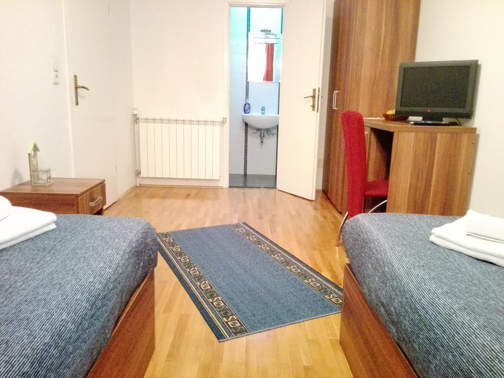 Boutique Saray Bosna Motel Сараево Екстериор снимка