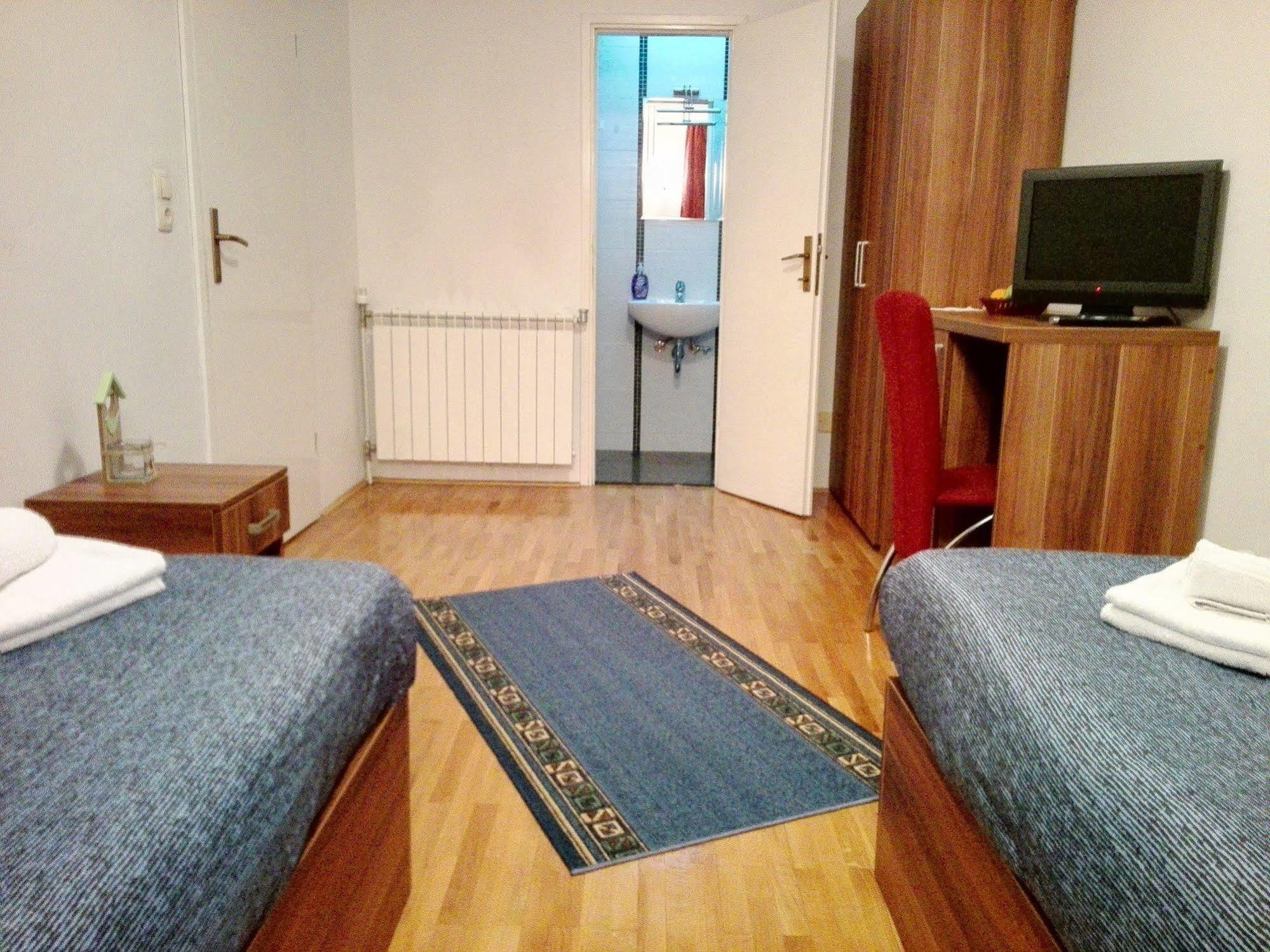 Boutique Saray Bosna Motel Сараево Екстериор снимка