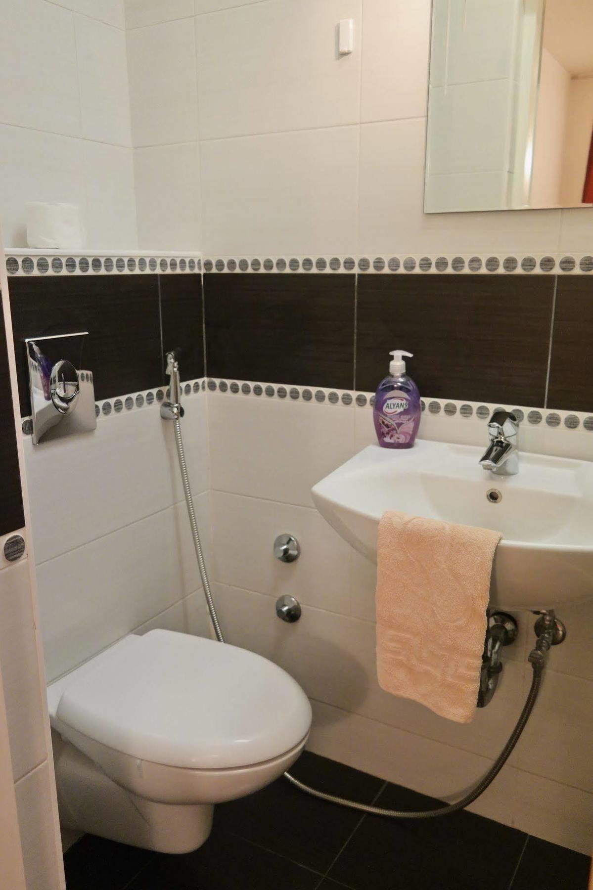 Boutique Saray Bosna Motel Сараево Екстериор снимка